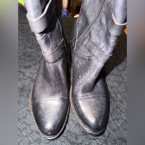 JO GHOST DISTRESSED BLACK BOOTS SIZE 38
MADE IN ITALY